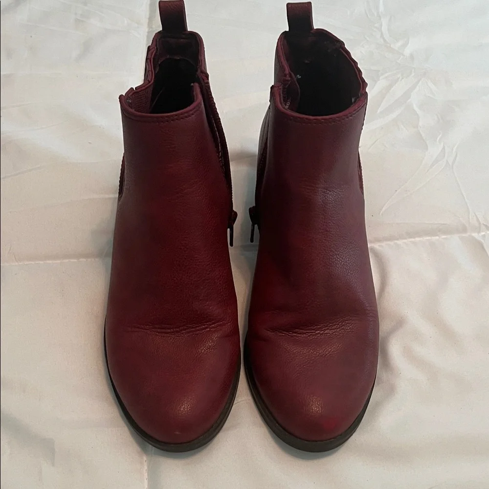 Kim Rogers Maroon Ankle Booties - Picture 1 of 5